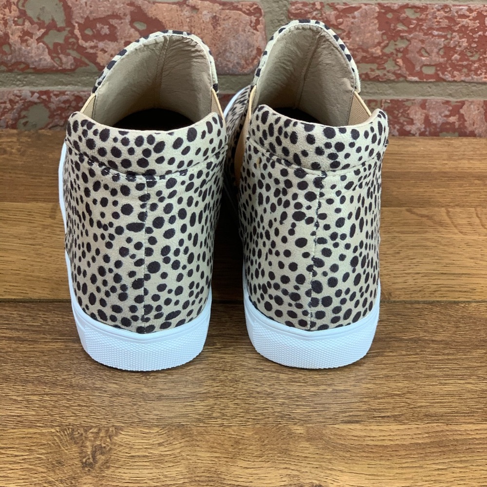 Fabulous cheetah pull on sneakers - Picture 2 of 3